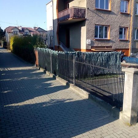 Noclegi Grota Ясло Экстерьер фото